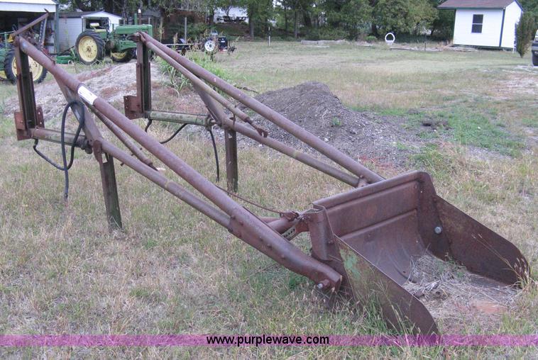 John Deere 45 loader with scoop bucket in Valley Center, KS Item