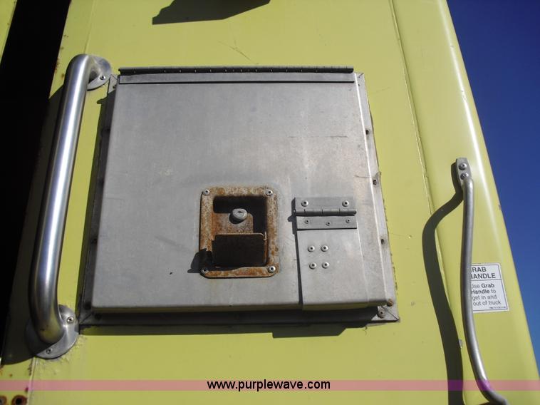 image for item A8014 1997 Ford E350 box truck