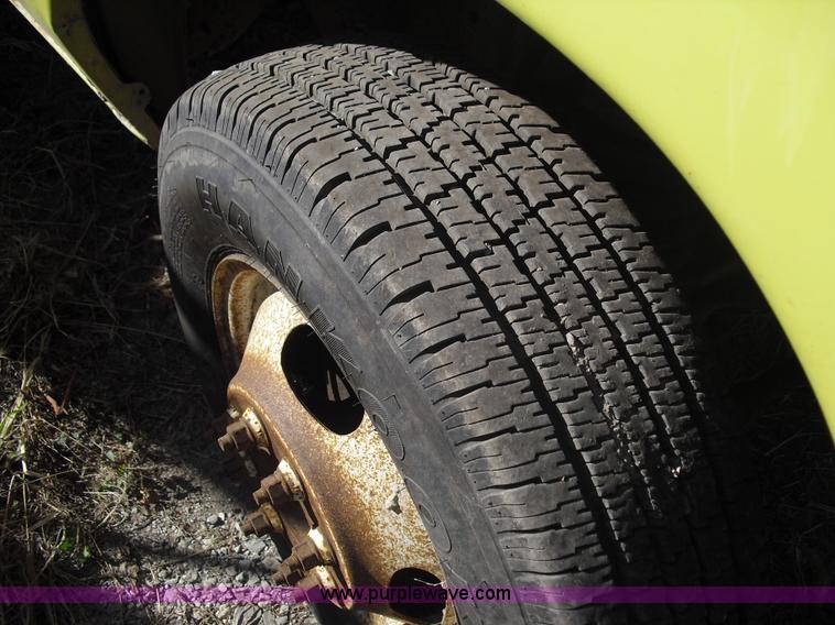 image for item A8014 1997 Ford E350 box truck