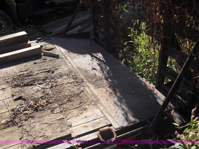 image for item A8015 2004 Starlite 7 ton equipment trailer