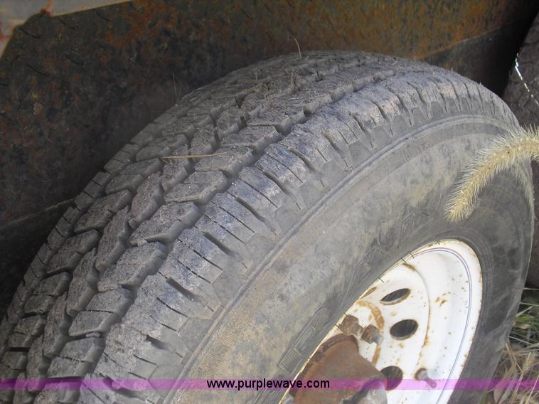 image for item A8015 2004 Starlite 7 ton equipment trailer