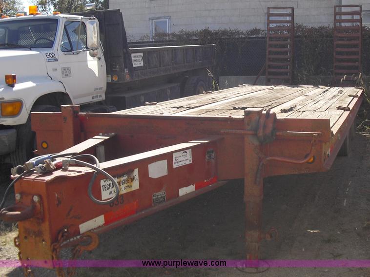 image for item A8016 1999 Litchfield 22.5 ton equipment trailer