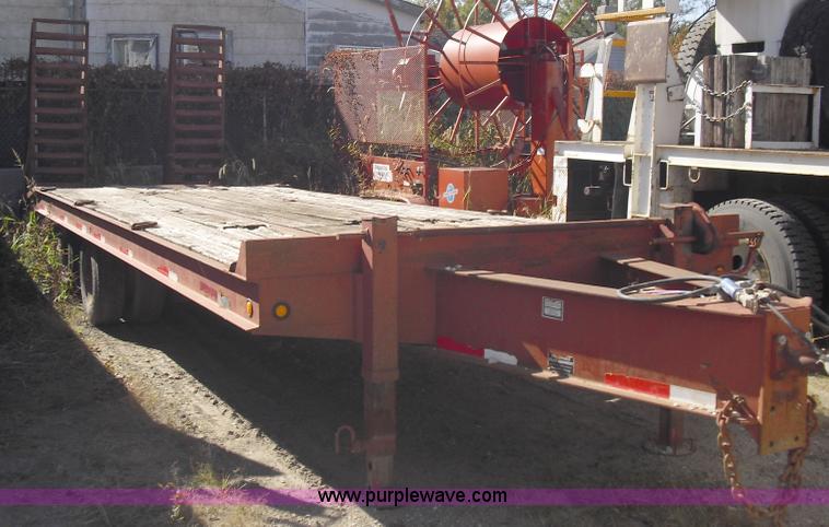 image for item A8016 1999 Litchfield 22.5 ton equipment trailer
