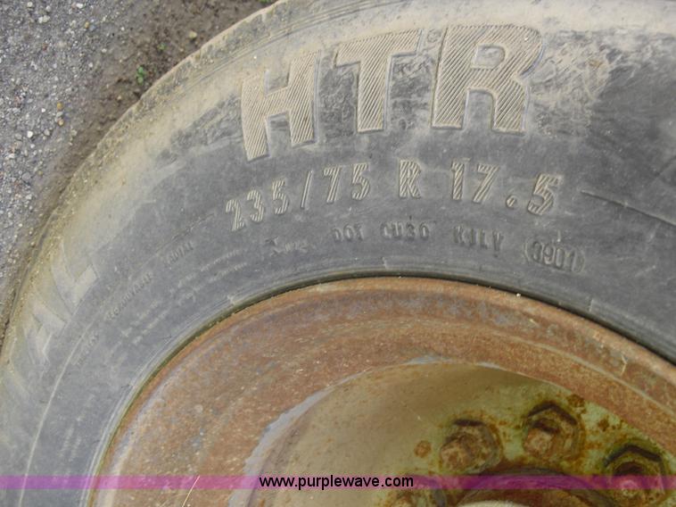 image for item A8016 1999 Litchfield 22.5 ton equipment trailer