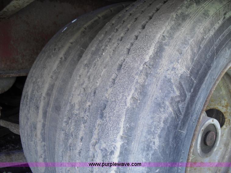 image for item A8016 1999 Litchfield 22.5 ton equipment trailer