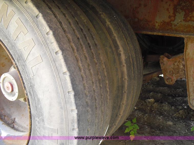 image for item A8016 1999 Litchfield 22.5 ton equipment trailer