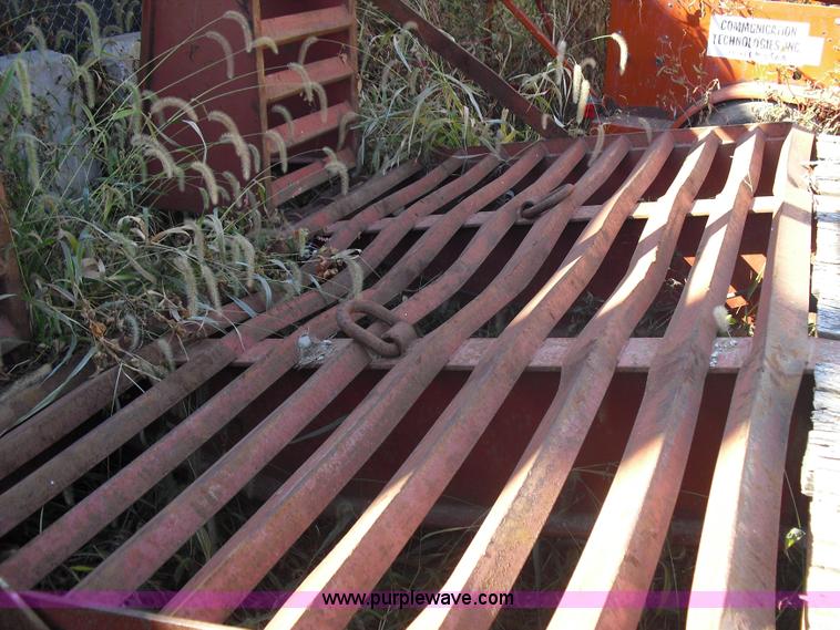 image for item A8016 1999 Litchfield 22.5 ton equipment trailer