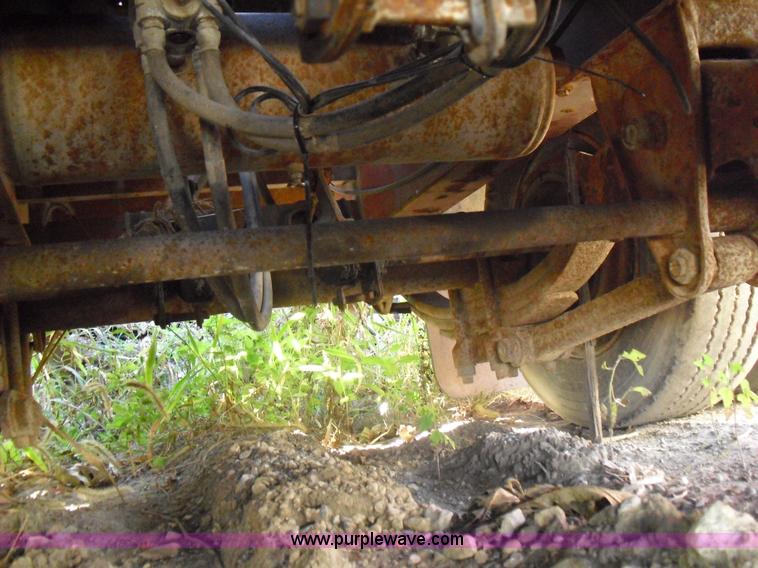 image for item A8016 1999 Litchfield 22.5 ton equipment trailer