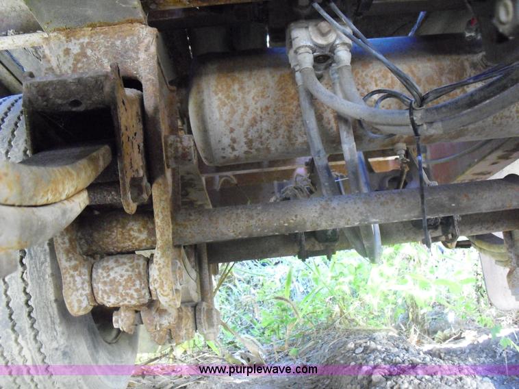 image for item A8016 1999 Litchfield 22.5 ton equipment trailer