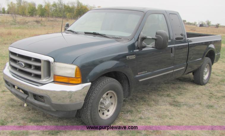 image for item B2008 1999 Ford F250 Super Duty super cab pickup truck