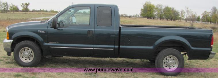image for item B2008 1999 Ford F250 Super Duty super cab pickup truck
