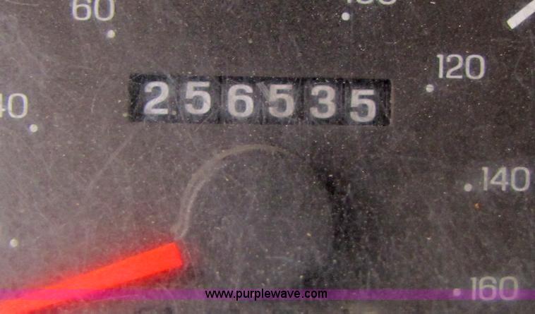 image for item B2008 1999 Ford F250 Super Duty super cab pickup truck