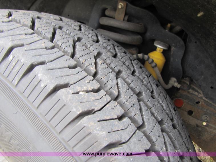 image for item B2008 1999 Ford F250 Super Duty super cab pickup truck