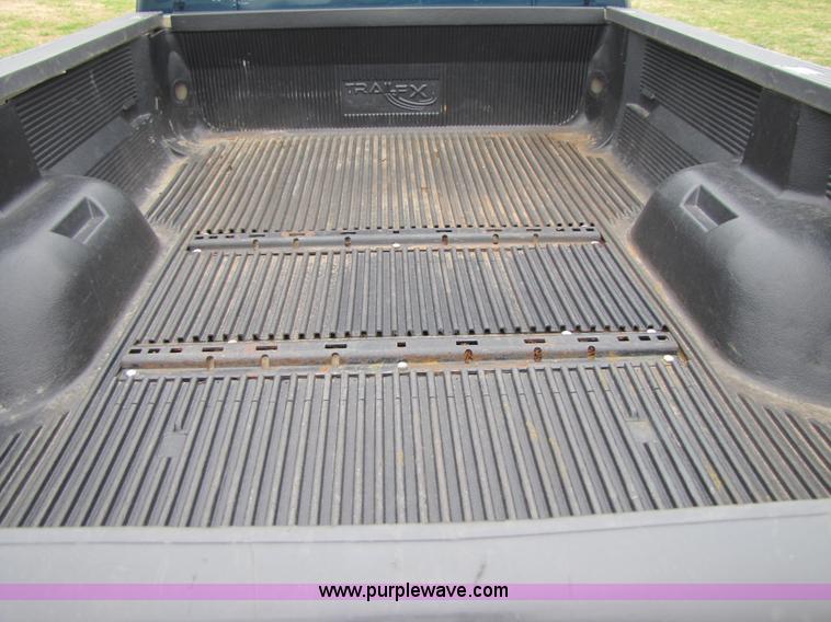 image for item B2008 1999 Ford F250 Super Duty super cab pickup truck