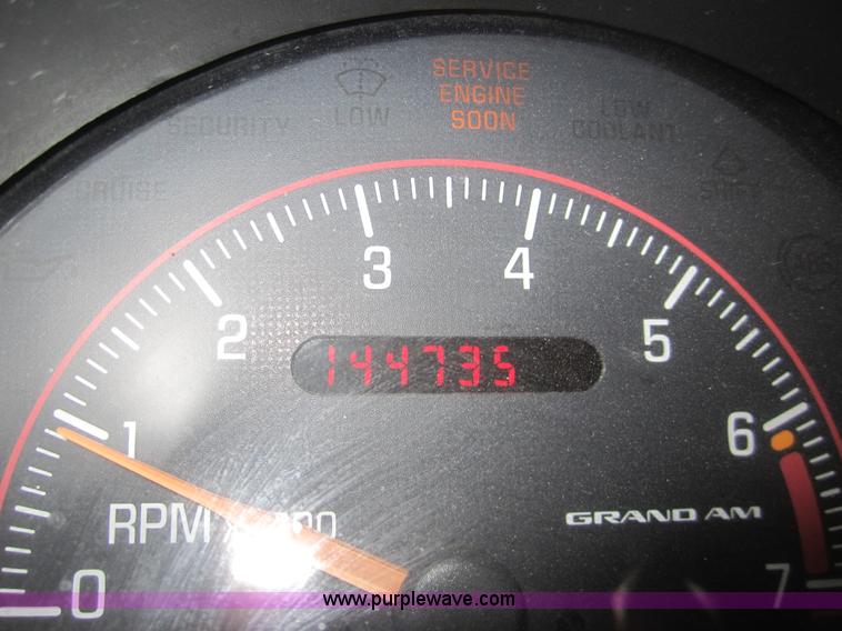 image for item B5545 2003 Pontiac Grand Am SE