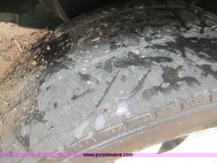 image for item B5545 2003 Pontiac Grand Am SE