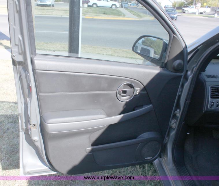 image for item B8618 2006 Pontiac Torrent SUV