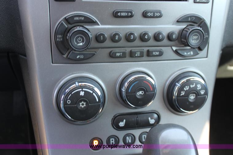 image for item B8618 2006 Pontiac Torrent SUV