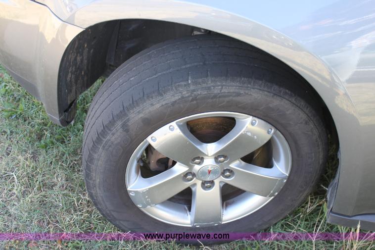 image for item B8618 2006 Pontiac Torrent SUV