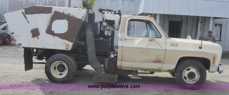 image for item C5061 1978 GMC 35 camper special