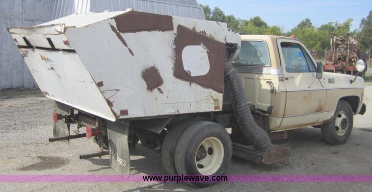 image for item C5061 1978 GMC 35 camper special