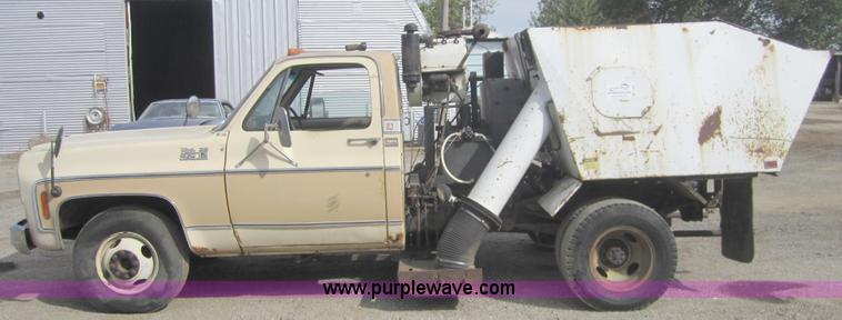 image for item C5061 1978 GMC 35 camper special