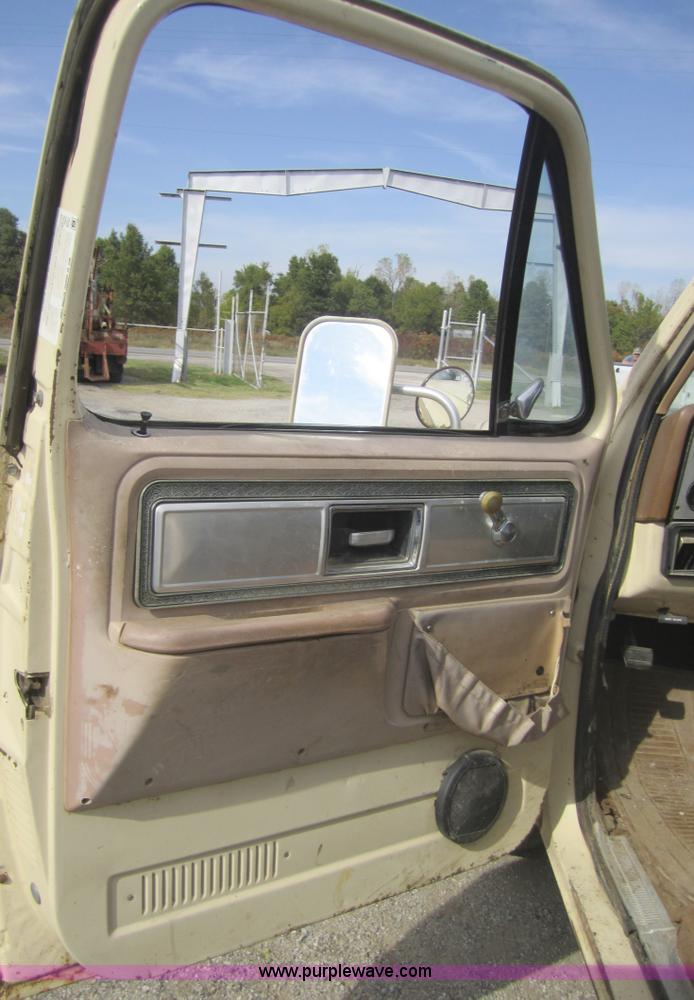 image for item C5061 1978 GMC 35 camper special