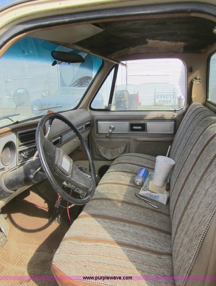image for item C5061 1978 GMC 35 camper special