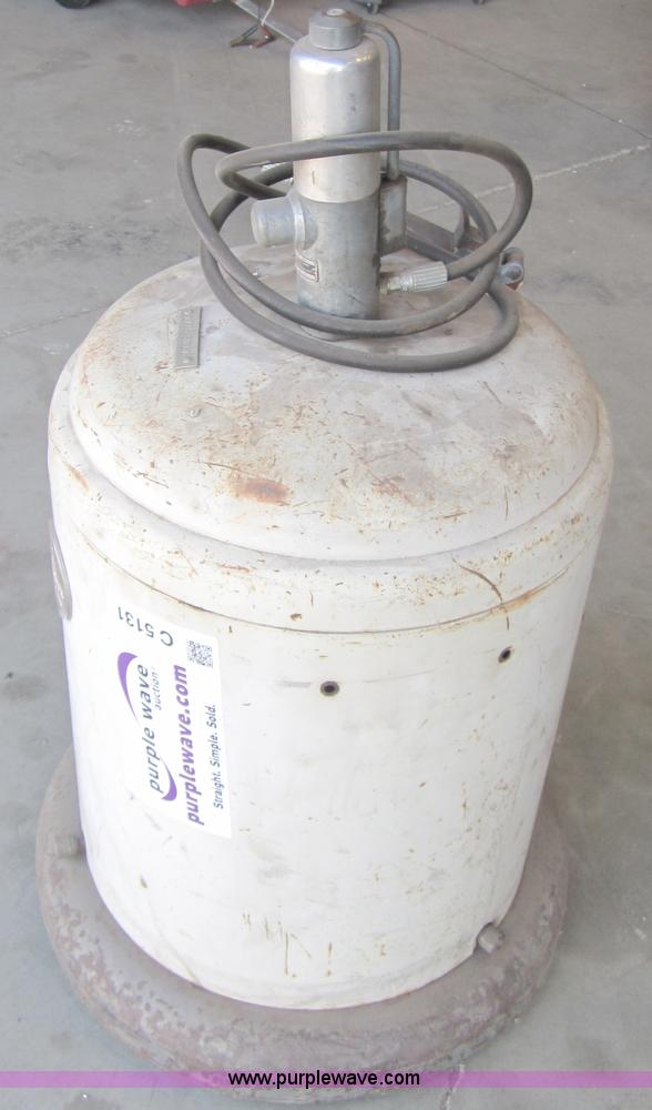 image for item C5131 Alemite grease gun