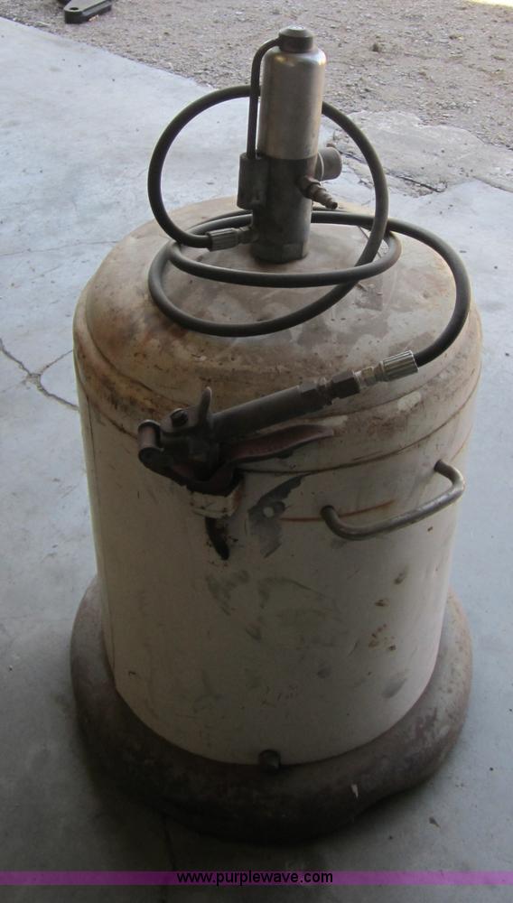 image for item C5131 Alemite grease gun