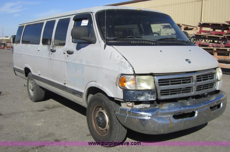 image for item C5148 2000 Dodge Ram B3500 van