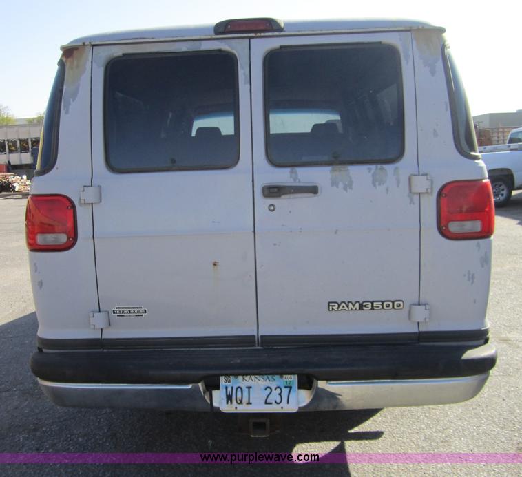image for item C5148 2000 Dodge Ram B3500 van