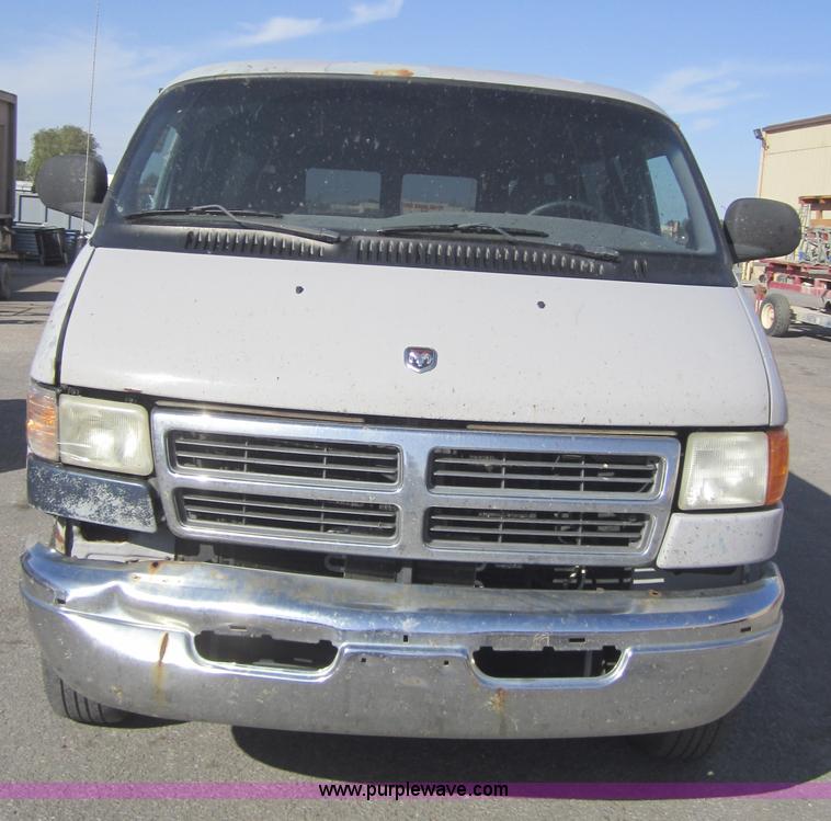 image for item C5148 2000 Dodge Ram B3500 van