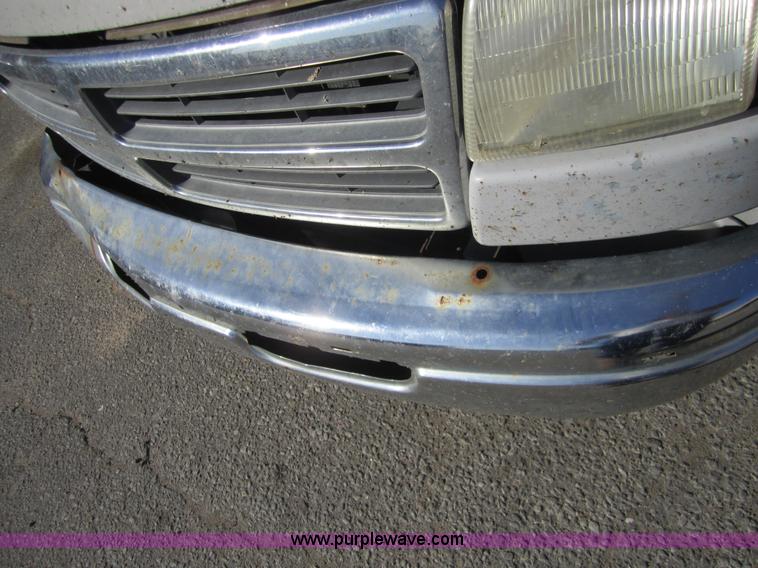 image for item C5148 2000 Dodge Ram B3500 van