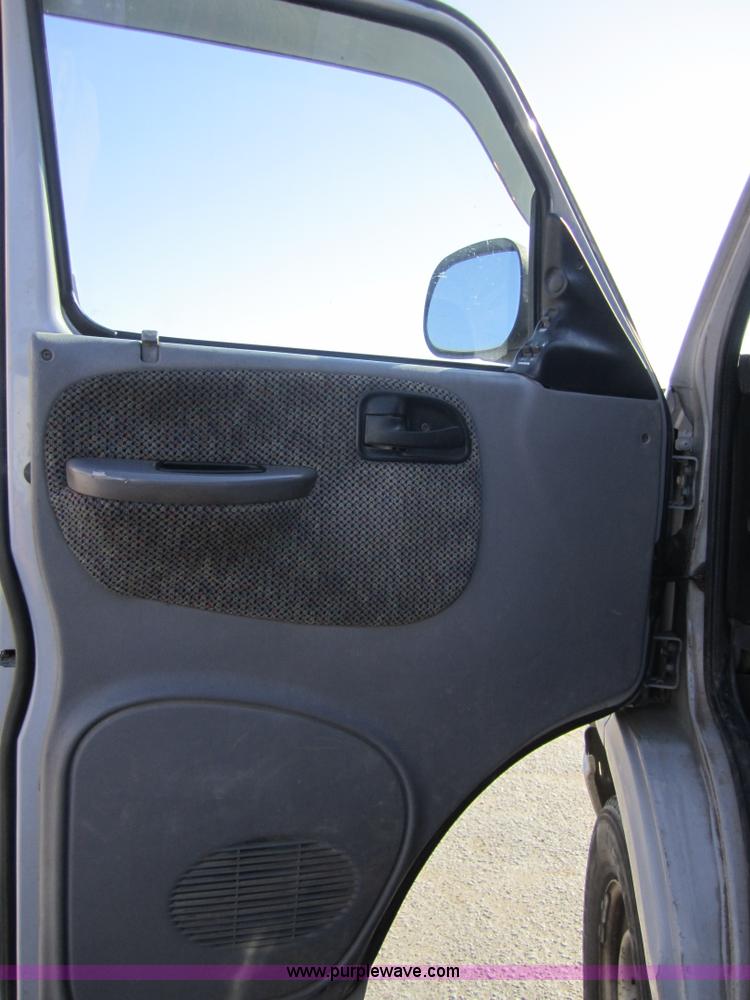 image for item C5148 2000 Dodge Ram B3500 van