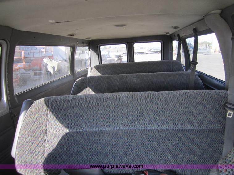 image for item C5148 2000 Dodge Ram B3500 van