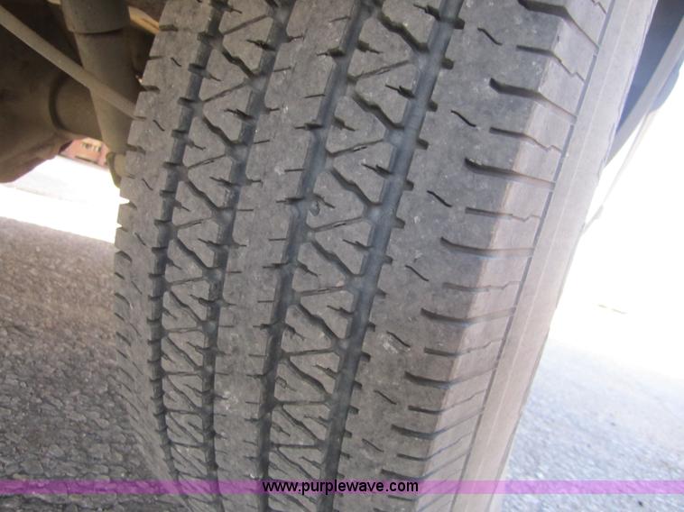 image for item C5148 2000 Dodge Ram B3500 van