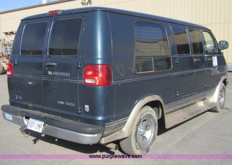 image for item C5149 1999 Dodge Ram B1500 van