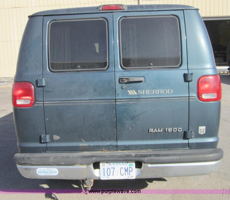 image for item C5149 1999 Dodge Ram B1500 van