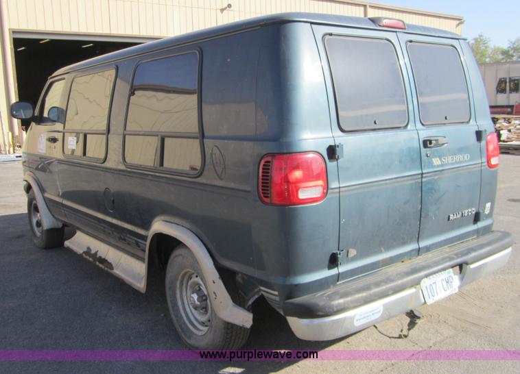 image for item C5149 1999 Dodge Ram B1500 van