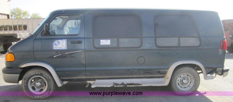 image for item C5149 1999 Dodge Ram B1500 van