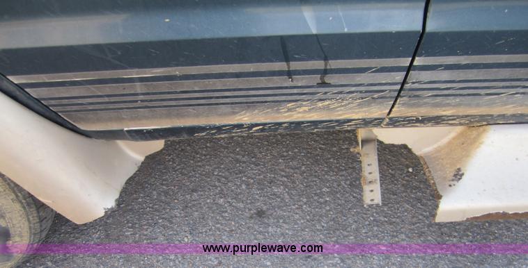 image for item C5149 1999 Dodge Ram B1500 van