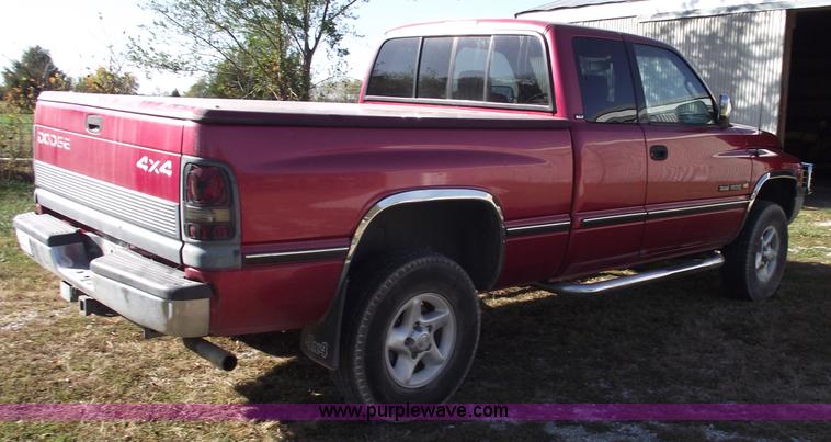 image for item C5672 1997 Dodge Ram 1500 Laramie SLT club cab pickup truck