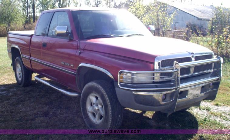 image for item C5672 1997 Dodge Ram 1500 Laramie SLT club cab pickup truck