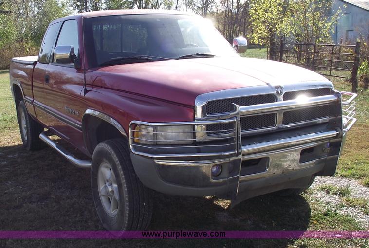 image for item C5672 1997 Dodge Ram 1500 Laramie SLT club cab pickup truck