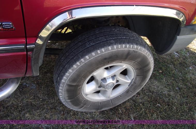 image for item C5672 1997 Dodge Ram 1500 Laramie SLT club cab pickup truck