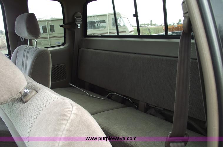 image for item C5675 1997 Toyota T100 SR5 extended cab pickup truck