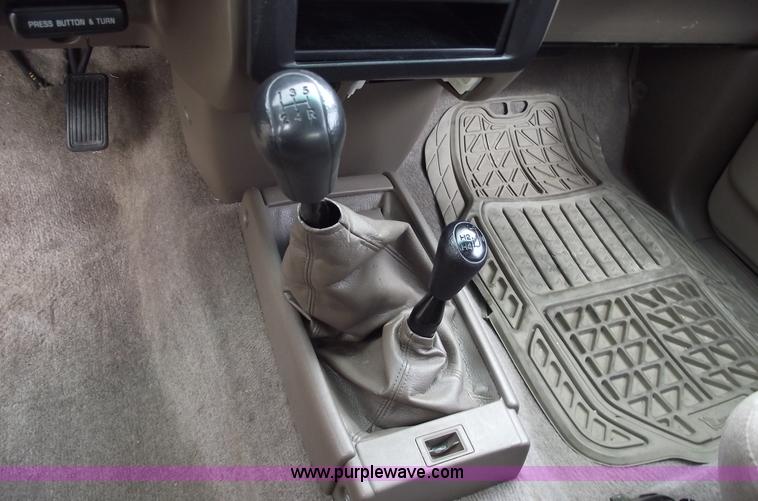 image for item C5675 1997 Toyota T100 SR5 extended cab pickup truck