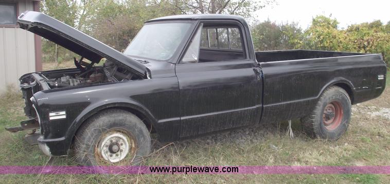 image for item C5685 1970 Chevrolet 3/4 ton pickup truck