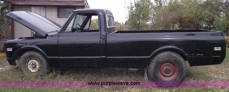 image for item C5685 1970 Chevrolet 3/4 ton pickup truck